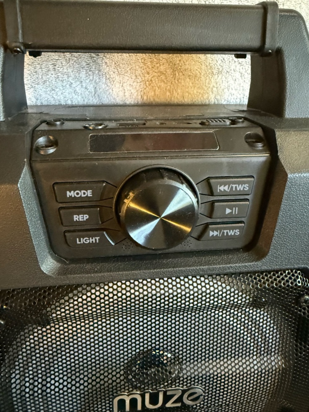 Muze Portable Bluetooth Speaker in Black with Handle - Picture 5 of 7
